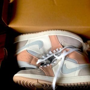 COPY - Air Jordan 1 Mid